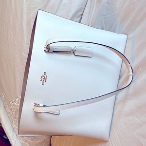 Selling for those who will like white bag